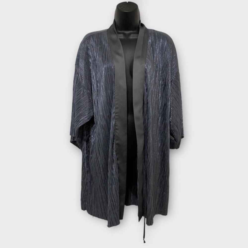 Victoria’s Secret Bluish Silver Pleated Open Front Kimono Robe Size XS/Small